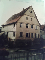 Straßengiebel, Ansicht gegen Südwesten (um 2002) / Ehem. Dreiseithof in 74078 Kirchhausen (02.03.2015 - B. Lohrum)