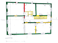 Baualtersplan Grundriß 2. Obergeschoß.
Der originale Fachwerkbestand der Kernbauphase von 1667 (im Baualtersplan grün dargestellt) hat sich im zweiten Obergeschoß noch sehr umfangreich erhalten. An straßenseitige große Wohnräume (links) schließen sich rückwärtig ein schmaler Mittellängsflur und seitliche Einzelräume an. / Wohn- und Geschäftshaus in 88512 Mengen (01.12.2015 - Stefan Uhl)