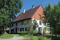 Nordwestseite und Südwestgiebel. / Wohnhaus in 88682 Salem-Neufrach (28.05.2015)
