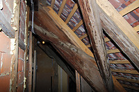 1.DG. Querbund mit liegendem Stuhl. Aussteifung mit verblattetem, mehrfach abgestuftem Kopfband. / Wohnhaus in 88682 Salem-Neufrach (05.06.2015)