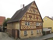 Ansicht des Gebäudes von Westen (2011) / Wohnhaus in 97950 Großrindenfeld, Großrinderfeld (21.10.2011 - Markus Numberger, Esslingen) Ansicht des Gebäudes von Westen (2011) / Wohnhaus in 97950 Großrindenfeld, Großrinderfeld (21.10.2011 - Markus Numberger, Esslingen)
