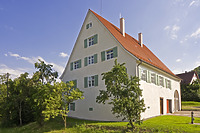 Ehem. Pfarrhaus in 78194 Immendingen-Ippingen (18.07.2007 - Verfasser: Josef Metzger, Architekt, Immendingen
Verbleib: LDA Freiburg, Dokumentationsarchiv)