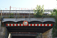 EÜ Heilbronn Schillerstraße, Detailansicht des Überbaus von Südwesten / Eisenbahnüberführung Schillerstraße in 74076 Heilbronn (August 2020 - strebewerk. Architekten GmbH)