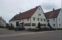 Südwestansicht des Wohnstallhauses, Ehmannstraße 17, Ulm-Jungingen / Wohnstallhaus in 89081 Ulm-Jungingen (29.05.2018 - Christin Aghegian-Rampf)