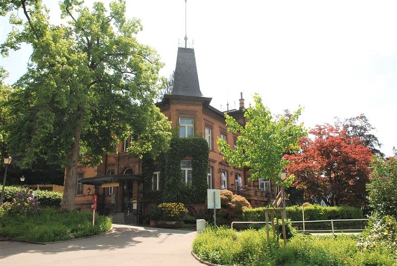 Ehem. Villa Junghans » Objektansicht » Datenbank Bauforschung