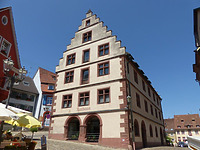Ehem. Kornhaus, Nordwestansicht / Ehem. Kornhaus, heute Rathaus in 79346 Endingen (Bildarchiv, Landesamt für Denkmalpflege) Ehem. Kornhaus, Nordwestansicht / Ehem. Kornhaus, heute Rathaus in 79346 Endingen (Bildarchiv, Landesamt für Denkmalpflege)