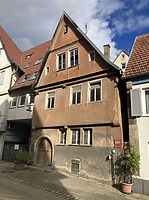 Südwestansicht / Haus der Esslinger Katharinenpflege (abgegangen) in 71229 Leonberg (2025/26 - Christine Leopold) Südwestansicht / Haus der Esslinger Katharinenpflege (abgegangen) in 71229 Leonberg (2025/26 - Christine Leopold)