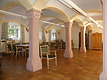 Blick in den großen Saal mit dem modernen, in der Süd- Westecke stehenden Kachelofen / Elisabethenheim, ehem. Scheune in 79379 Müllheim (Burghard Lohrum) Blick in den großen Saal mit dem modernen, in der Süd- Westecke stehenden Kachelofen / Elisabethenheim, ehem. Scheune in 79379 Müllheim (Burghard Lohrum)