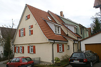 Ansicht von Nordwesten mit Vorderhaus und leicht verspringendem Hinterhaus.  / Wohnhaus in 70794 Filderstadt, Plattenhardt ( 26.02.2008  - Tilmann Marstaller )