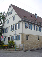 Ansicht von Norden / Pfarrhof, Pfarrhaus in 70794 Filderstadt-Bernhausen (11.08.2004 - Tilmann Marstaller ) Ansicht von Norden / Pfarrhof, Pfarrhaus in 70794 Filderstadt-Bernhausen (11.08.2004 - Tilmann Marstaller )