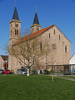 Ansicht Südwest / Evangelische Kirche Unsere Liebe Frau in 75059 Zaisenhausen (06.11.2020 - Aufn. Dorothea Roos)