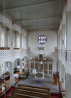 Innenraum nach Süden zu Altar und Kanzel / Evangelische Kirche Unsere Liebe Frau in 75059 Zaisenhausen (29.09.2020 - Aufn. Dorothea Roos)