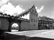 Westlicher Teil des Nordflügels, Ostfassade zur Marktstraße, Portal zum ehemaligen Ehrenhof mit dem fürstenbergischen Wappen / Ehem. Schloss, heute Heimatmuseum in 77709 Wolfach (1965/ 70 - Bildarchiv Foto Marburg / Foto: Schmidt-Glassner, Helga)