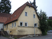 Ansicht des Gebäudes von Südosten (2021) / Wohnhaus in 72622 Nürtingen-Oberensingen (08.06.2021 - Markus Numberger, Esslingen) Ansicht des Gebäudes von Südosten (2021) / Wohnhaus in 72622 Nürtingen-Oberensingen (08.06.2021 - Markus Numberger, Esslingen)
