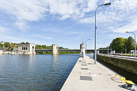 Gesamtansicht Staustufe / Staustufe Remseck-Aldingen, Wasserkraftwerk, Wehr und Brücke in 71686 Remseck-Adlingen, Aldingen (09.2022 - strebewerk.)