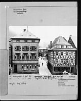 Nordöstliche Giebelansicht (Hauptstraße 3, rechtes Gebäude) / Wohnhaus in 69412 Eberbach am Neckar (1969 - LAD Baden-Württemberg, Außenstelle Karlsruhe, Quelle: bildindex.de)