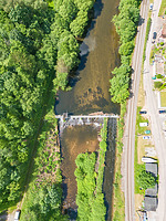 Wehr Neuenbürg an der Enz, Senkrecht-Luftbild. Am Tag der Aufnahme (11.06.2024) war der Wasserpegel hoch, Tage zuvor hatte es stark geregnet. Rechts der Oberwasserkanal (Seitenkanal) zum Kraftwerk enzabwärts / Wehr Neuenbürg an der Enz, Badwehr T215 in 75305 Neuenbürg, keine genauere Zuordnung (06/2024 - baumass GbR - architekturvermessung & baudokumentation, Dipl.-Ing. Meike Hoffmann, Dipl.-Ing. Marc Wietheger
) Wehr Neuenbürg an der Enz, Senkrecht-Luftbild. Am Tag der Aufnahme (11.06.2024) war der Wasserpegel hoch, Tage zuvor hatte es stark geregnet. Rechts der Oberwasserkanal (Seitenkanal) zum Kraftwerk enzabwärts / Wehr Neuenbürg an der Enz, Badwehr T215 in 75305 Neuenbürg, keine genauere Zuordnung (06/2024 - baumass GbR - architekturvermessung & baudokumentation, Dipl.-Ing. Meike Hoffmann, Dipl.-Ing. Marc Wietheger
)
