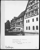 Marktplatz 6 (linkes Gebäude im Bild mit traufseitiger Ansicht) / Wohn- und Geschäftshaus in 88499 Riedlingen (1974 - LAD Baden-Württemberg, Außenstelle Tübingen)