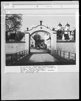 Außenseite Torbogen / Unteres Torgebäude in 88430 Rot an der Rot, Rot an der Rot (Mönchsrot) (1971 - Landesamt für Denkmalpflege Baden-Württemberg, Außenstelle Tübingen) Außenseite Torbogen / Unteres Torgebäude in 88430 Rot an der Rot, Rot an der Rot (Mönchsrot) (1971 - Landesamt für Denkmalpflege Baden-Württemberg, Außenstelle Tübingen)
