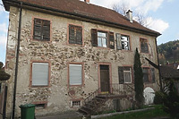 Westseite mit Freitreppe, Eingangstür und Kellerabgang. / Sog. Bruderhaus in 79183 Waldkirch (2016 - Dipl.-Ing. Stefan King, Freiburg) Westseite mit Freitreppe, Eingangstür und Kellerabgang. / Sog. Bruderhaus in 79183 Waldkirch (2016 - Dipl.-Ing. Stefan King, Freiburg)