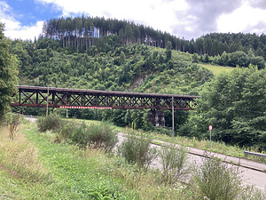Eisenbahnüberführung 4880_EÜ-49,954 in 77773 Schenkenzell (22.07.2025 - Kornelius Goetz, denk.mal.digital (UG)) Eisenbahnüberführung 4880_EÜ-49,954 in 77773 Schenkenzell (22.07.2025 - Kornelius Goetz, denk.mal.digital (UG))