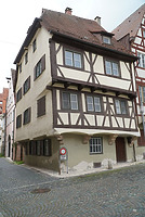 Blick von Südosten / Ehem. Handwerkerhaus in 89073 Ulm (07.2024 - Christoph Kleiber) Blick von Südosten / Ehem. Handwerkerhaus in 89073 Ulm (07.2024 - Christoph Kleiber)