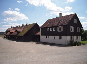 Nordansicht Stallgebäude 17c und Wohnhaus 17 / Gestütshof St. Johann, Wohnhaus und Stallungen (abgegangen) in 72813 St. Johann, St. Johann, Gestütshof (2010 - Ackermann und Raff)