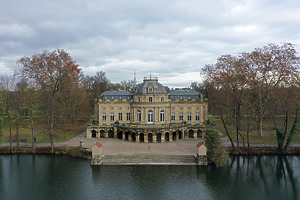 Ansicht der Seeseite des Schloss Monrepos - Ludwigsburg / Schlossanlage Monrepos Ludwigsburg in 71534 Ludwigsburg, Eglosheim (08.12.2020 - KB-BM)
