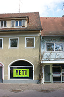 Ansicht westliche Traufseite / Wohn- und Geschäftshaus/Straßentraufe in 78315 Radolfzell, Radolfzell am Bodensee (2016 - Burghard Lohrum) Ansicht westliche Traufseite / Wohn- und Geschäftshaus/Straßentraufe in 78315 Radolfzell, Radolfzell am Bodensee (2016 - Burghard Lohrum)