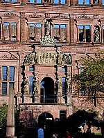Ottheinrichsbau, Eingangsportal / Ottheinrichsbau in 69117 Heidelberg, Altstadt (http://www.buehler-hd.de/bildarchiv/heidelberg/ottheinbau/tnp1010986jpg.jpg)