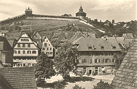 Nordrand des Hafenmarkts um 1971. Beim giebelständigen Haus am linken Bildrand handelt es sich um Hafenmarkt 5. / Wohn- und Geschäftshaus in 73728 Esslingen am Neckar