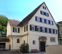 Nordostansicht, August 2007. Foto: Dietmar Hencke (StadtA SHA Server Häuserlexikon) / Ehemaliges Stadtpfarrhaus in 74523 Schwäbisch Hall