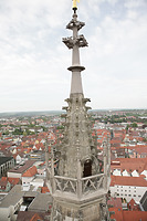 Turmhelm ab oberem Umgang mit Kreuzblume (Foto: Hermann Schäfer, 2007) / Marienkirche (ev. Stadtkirche St. Maria), Turmhelm in 72764 Reutlingen Turmhelm ab oberem Umgang mit Kreuzblume (Foto: Hermann Schäfer, 2007) / Marienkirche (ev. Stadtkirche St. Maria), Turmhelm in 72764 Reutlingen
