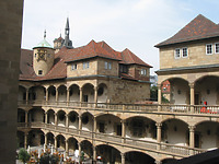 Schlosshof mit Blick auf die Altane im 2. Obergeschoss und den westlichen Arkadenflügel (2008) / Altes Schloss in 70173 Stuttgart, Stuttgart-Mitte