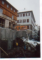 Baugrube des nordöstlichen Anbaus. Der bisherige Anbau ist bereits entfernt. Von Südosten. / Gasthaus Kronprinz, nördlicher Anbau in 74523 Schwäbisch Hall