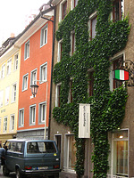Nordostansicht auf Konradigasse 11 und 13 / Haus zum Roten Gatter in 78462 Konstanz (2008 - Schoenenberg)
