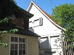 Straßenseitige Ansicht des in zweiter Reihe stehenden Gebäudes (2007) / Wohnhaus in 72544 Metzingen (Markus Numberger, Esslingen) Straßenseitige Ansicht des in zweiter Reihe stehenden Gebäudes (2007) / Wohnhaus in 72544 Metzingen (Markus Numberger, Esslingen)