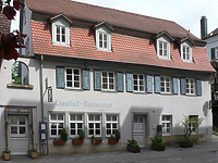 Frontalansicht. Bild aus dem Juni 2007. Foto: Dietmar Hencke (StadtA SHA Server Häuserlexikon) / Gastwirtschaft zum Blauen Bock in 74523 Schwäbisch Hall