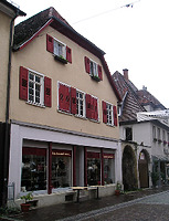  Wohn- und Geschäftshaus, Ansicht von Nordosten, 
Urheber: Regierungspräsidium Karlsruhe, RPK, Ref. 26 / Wohn- und Geschäftshaus in 75015 Bretten