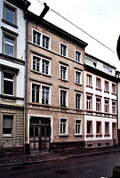 Mietwohnhaus, Ansicht von Nordwesten, 2004,
Urheber: G.I.G. (Gesellschaft für Immobilienprojektierung und Grundstücksentwicklung) / Mietwohnhaus in 76137 Karlsruhe, Südstadt Mietwohnhaus, Ansicht von Nordwesten, 2004,
Urheber: G.I.G. (Gesellschaft für Immobilienprojektierung und Grundstücksentwicklung) / Mietwohnhaus in 76137 Karlsruhe, Südstadt