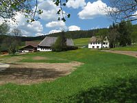 Öhlerhof im Rengental aus Südosten / Oehlerhof in 79871 Eisenbach-Schollach (13.05.2008 - http://www.freiburg-schwarzwald.de/eisenbach5.htm) Öhlerhof im Rengental aus Südosten / Oehlerhof in 79871 Eisenbach-Schollach (13.05.2008 - http://www.freiburg-schwarzwald.de/eisenbach5.htm)