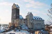 Ansicht der Burg von Osten / Burg Katzenstein in 89561 Dischingen, Katzenstein (21.01.2011 - Michael Hermann) Ansicht der Burg von Osten / Burg Katzenstein in 89561 Dischingen, Katzenstein (21.01.2011 - Michael Hermann)