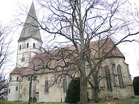 Martinskirche in 70599 Stuttgart, Plieningen (06.11.2013 - strebewerk)