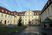 Schloss Kirchberg, Ehrenhof mit Blick auf den Hauptbau (gen Norden; 2011) / Schloss Kirchberg an der Jagst in 74592 Kirchberg an der Jagst (01.11.2011 - strebewerk)