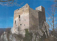 Burgruine Reußenstein, Ansicht von Südosten. / Burgruine Reußenstein in 73349 Wiesensteig, Reußenstein (26.09.2012 - Landratsamt Esslingen)