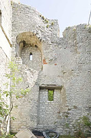 Burgruine Reußenstein, Innenansicht der Ostwand / Burgruine Reußenstein in 73349 Wiesensteig, Reußenstein (10.08.2012 - Michael Hermann)