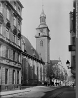 Südseite von Südwesten (vor 1944) / Hospitalkirche in 70174  Stuttgart, Stuttgart-Mitte (Bildindex Foto Marburg: LAD Baden-Württemberg, Stuttgart; Aufnahme-Nr. ladbw-22273-9x12)
