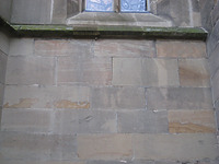 Reste von Wandmalereien an der nördlichen Außenseite des Chorpolygons / Regiswindiskirche in 74348  Lauffen a. N., Lauffen am Neckar (21.11.2012 - Foto: J.Jacob, 21.11.12)