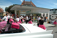 Tankstelle während einer Veranstaltung am Tag des offenen Denkmals 2010. / Tankstelle in 88045 Friedrichshafen (12.09.2010 - Untere Denkmalschutzbehörde der Stadt Friedrichshafen) Tankstelle während einer Veranstaltung am Tag des offenen Denkmals 2010. / Tankstelle in 88045 Friedrichshafen (12.09.2010 - Untere Denkmalschutzbehörde der Stadt Friedrichshafen)
