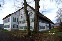 Südgiebel und östliche Traufseite / Ehem. Gasthof Lamm in 88094 Unterteuringen (21.12.2012 - A. Kuch) Südgiebel und östliche Traufseite / Ehem. Gasthof Lamm in 88094 Unterteuringen (21.12.2012 - A. Kuch)